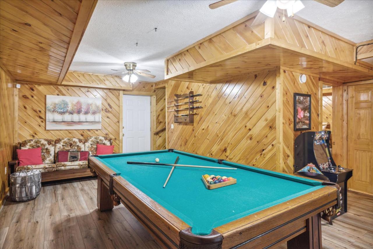 Smokey Max Chalet Sevierville Bagian luar foto